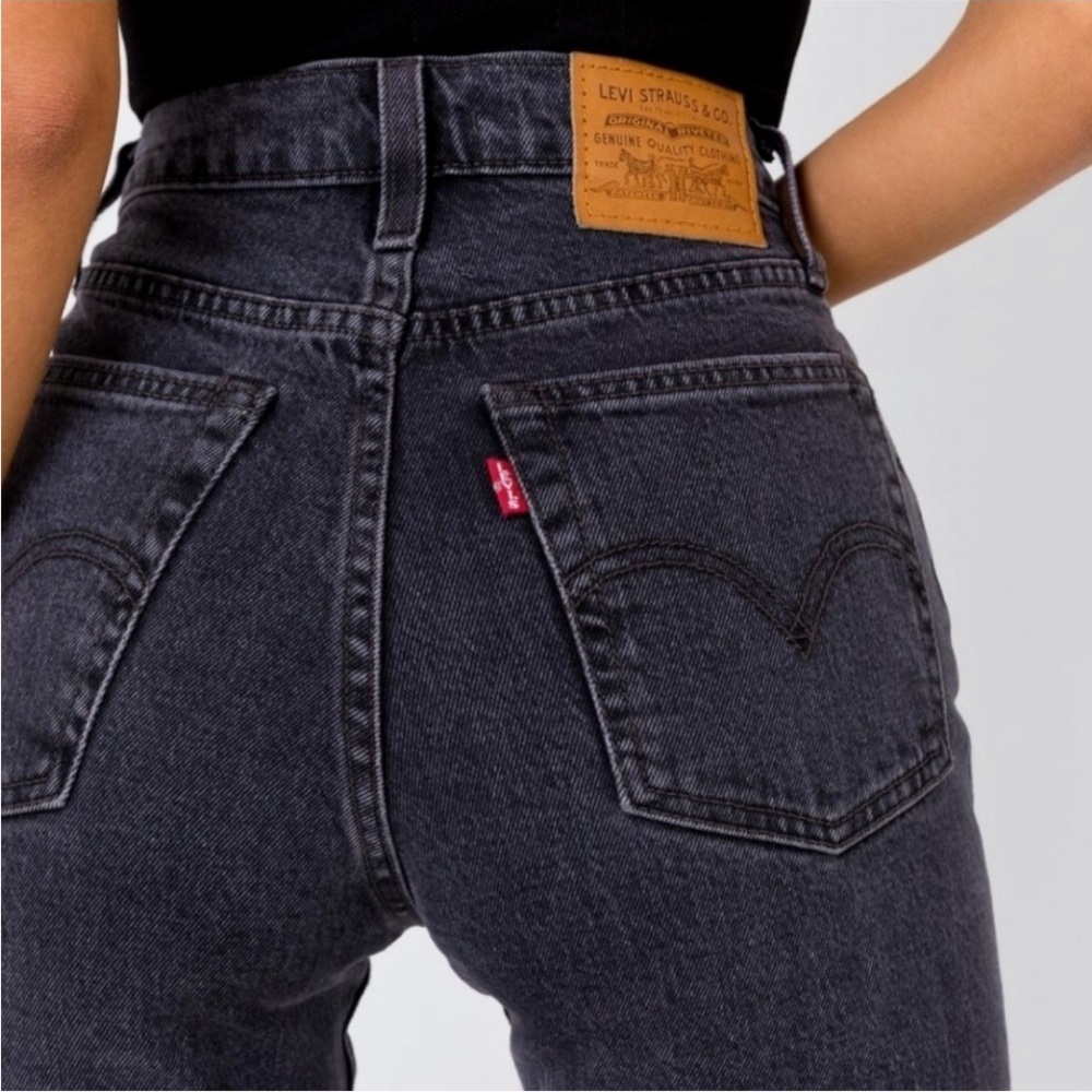 NEW Levi’s Wedgie Straight Jeans Black Raw Hem 30
